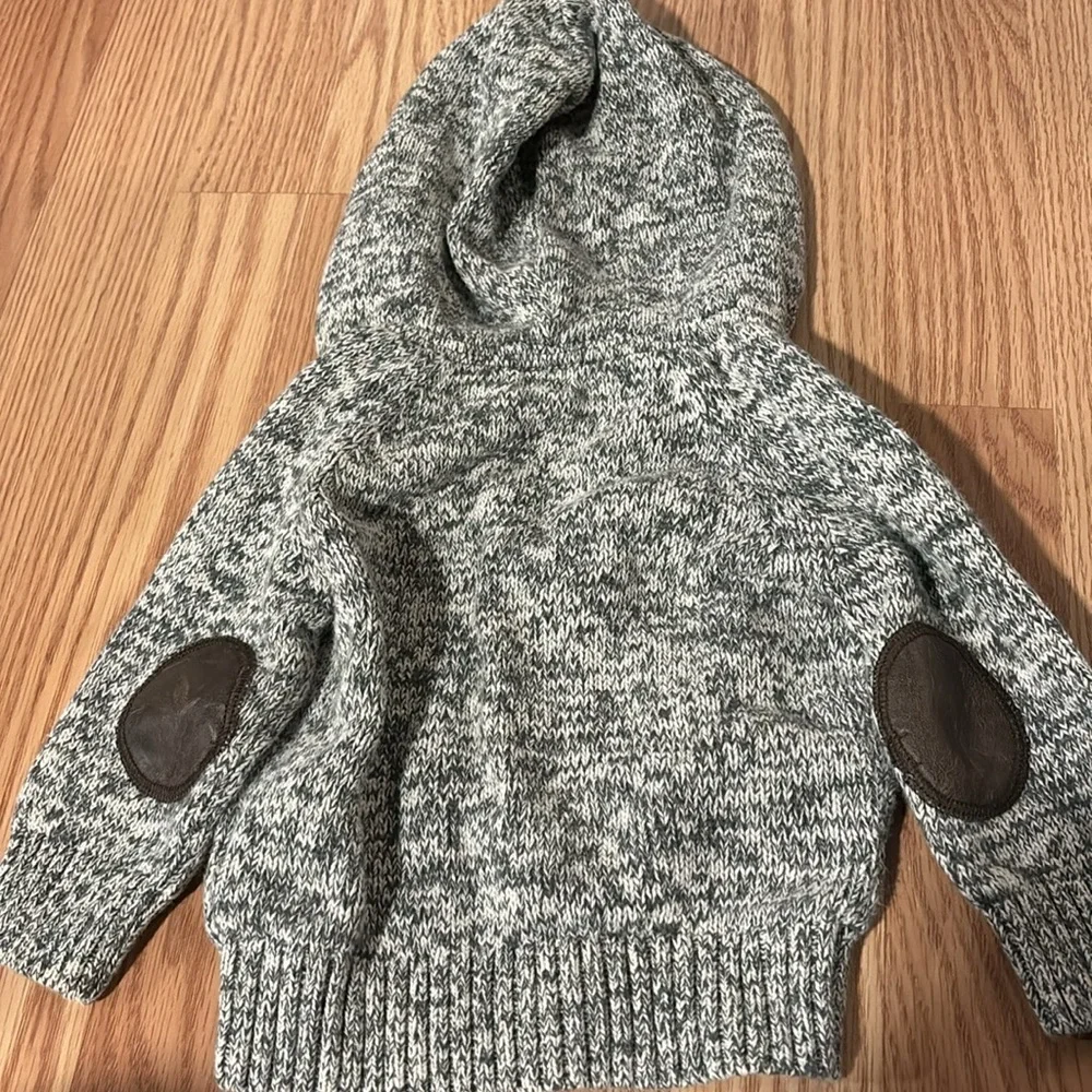GAP gray zipper